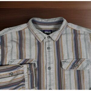 Patagonia Men's XL Gray Striped Organic Cotton Long Sleeve Button Up Shirt-EUC